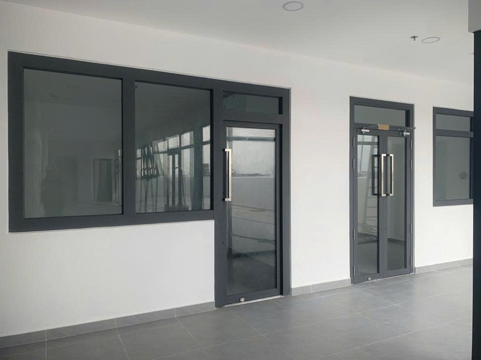 Cửa kính chống cháy 60 phút có làm mất thẩm mỹ công trình