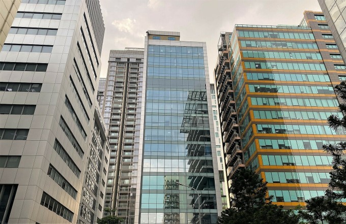 Các dãy tòa nhà trên phố duy tân