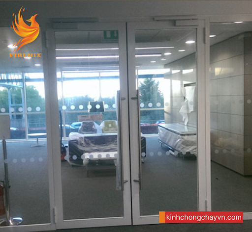 Hướng dẫn vệ sinh kính chống cháy EI60 đơn giản tại nhà - KCCC Firenix