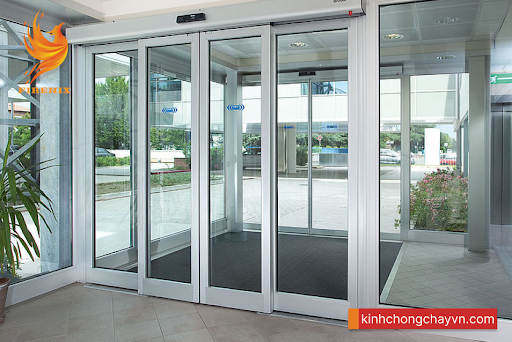 Vai trò của cửa kính chống cháy trong hỏa hoạn - Firenix