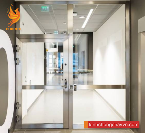 Tại sao việc kiểm tra kính chống cháy thường xuyên là cần thiết