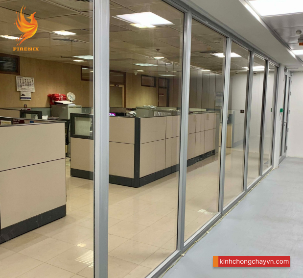 Tại sao kính chống cháy lại được ưa chuộng trong các tòa nhà cao tầng