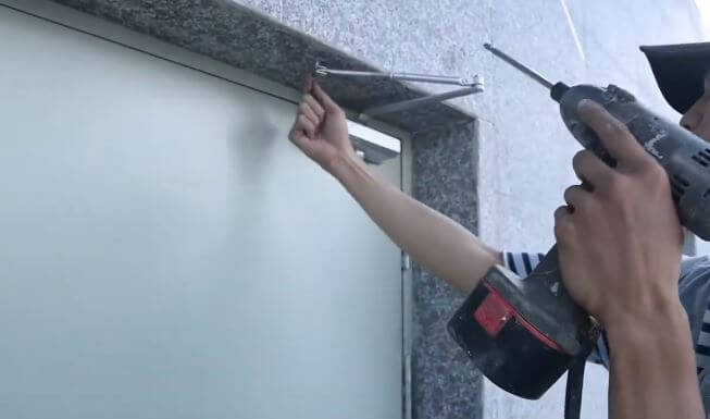 phụ kiện cửa chống cháy cần thiết